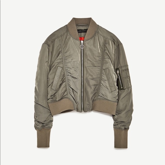 HOLIDAY PICK 🧣 Cropped Puffer Bomber - Picture 3 of 5